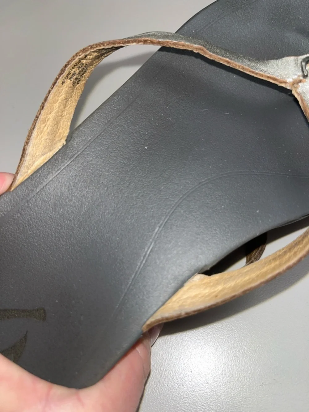 OluKai Metallic Gold Strap Gray Footbed Sandals Size 7